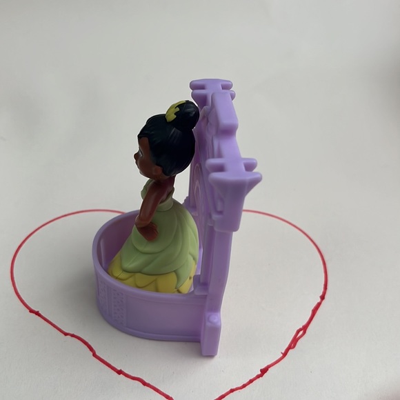 Princess Tiana McDonald’s toy 2021 - Picture 2 of 5